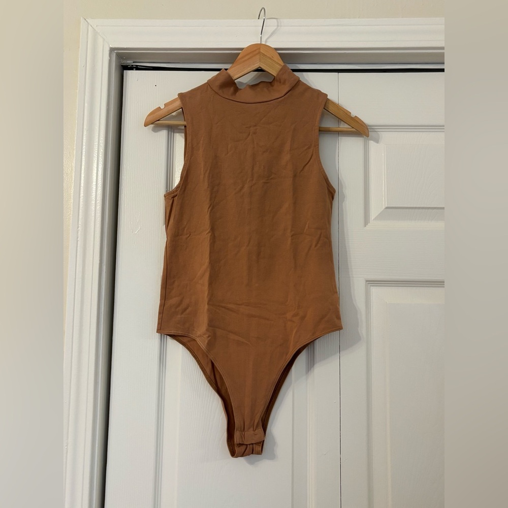A New Day Tan Sleeveless Mockneck Bodysuit Small